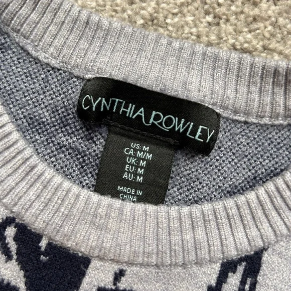 Gray and Blue Floral Sweater - Picture 3 of 4